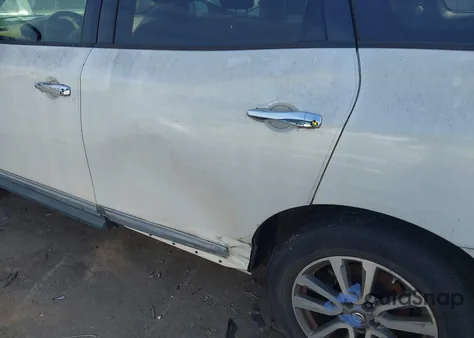 2013 Nissan Pathfinder Sl z USA, uszkodzony, nr VIN 5N1AR2MM7DC623604